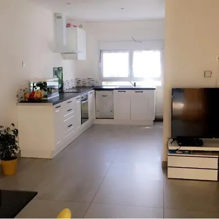 Maison Avec Jacuzzi بيت للعطل *